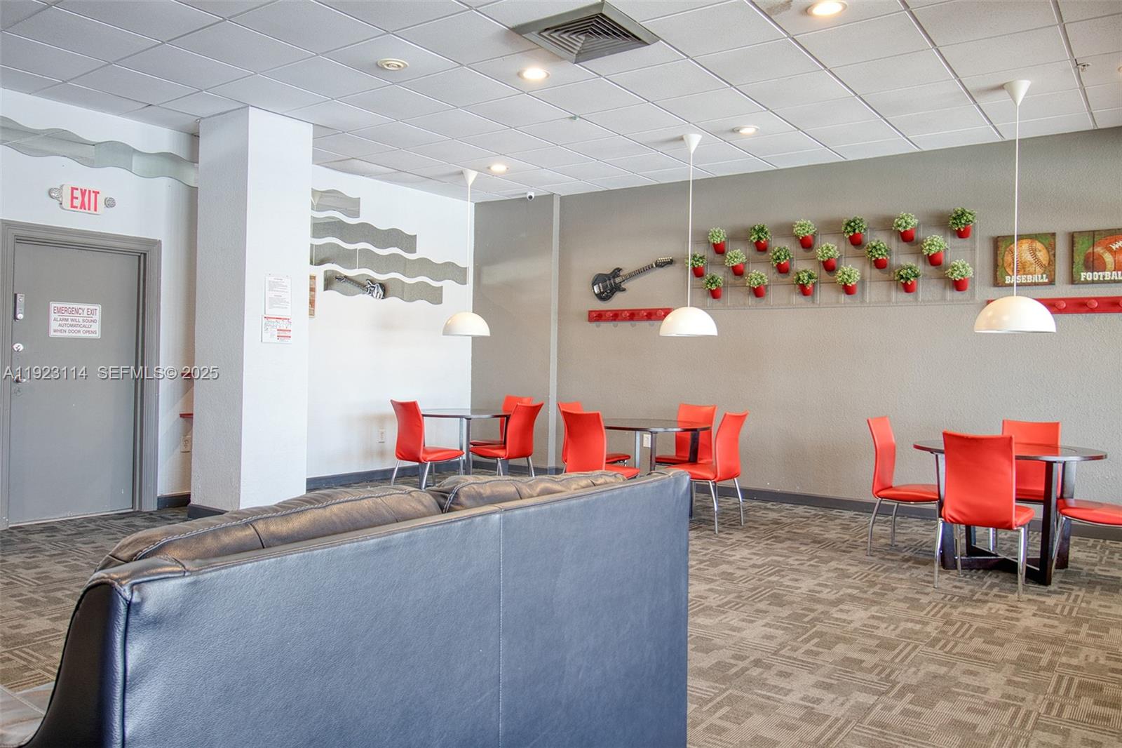 400 Kings Pt Dr #322 Sunny Isles Beach, FL 33160