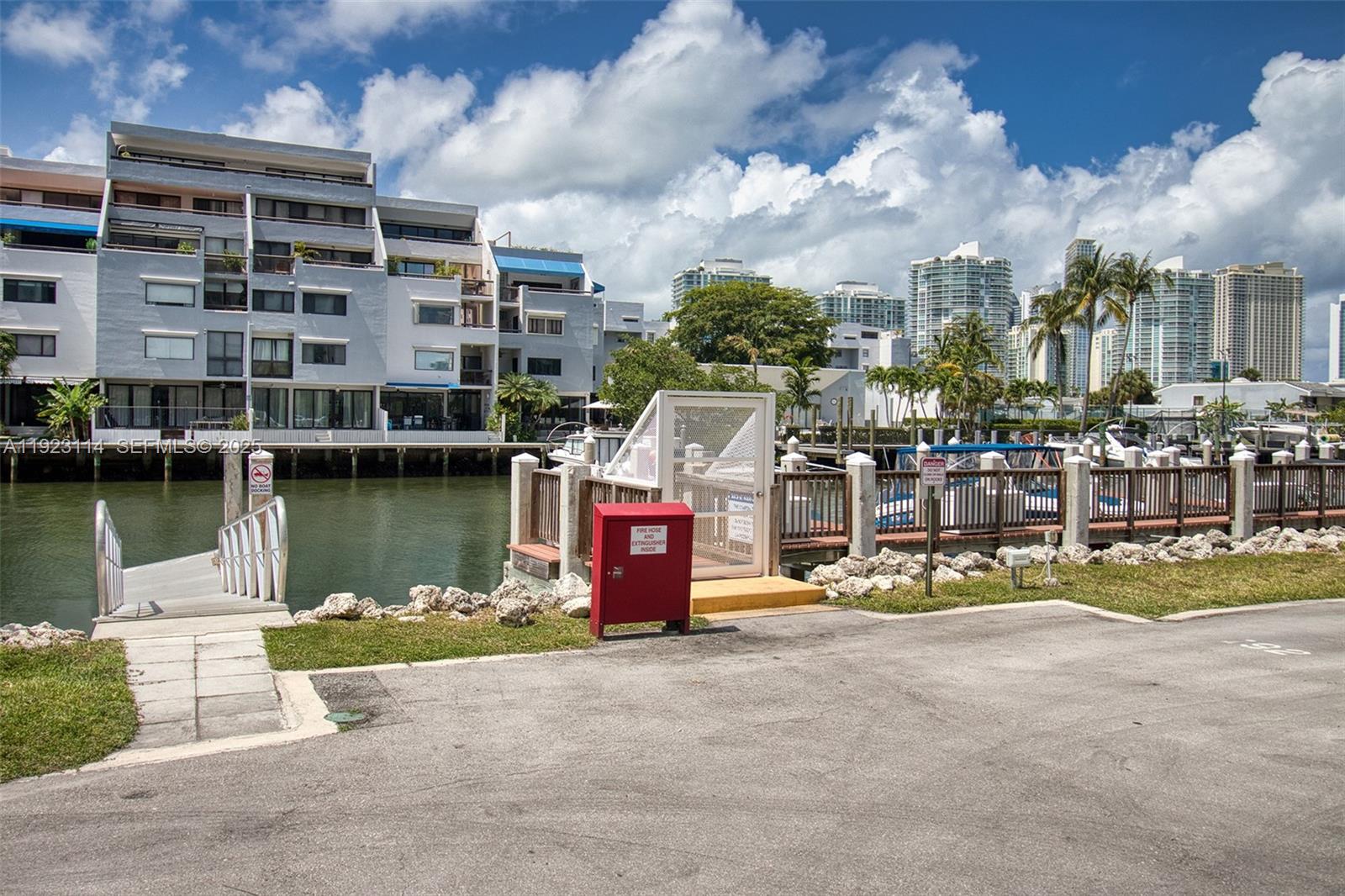 400 Kings Pt Dr #322 Sunny Isles Beach, FL 33160