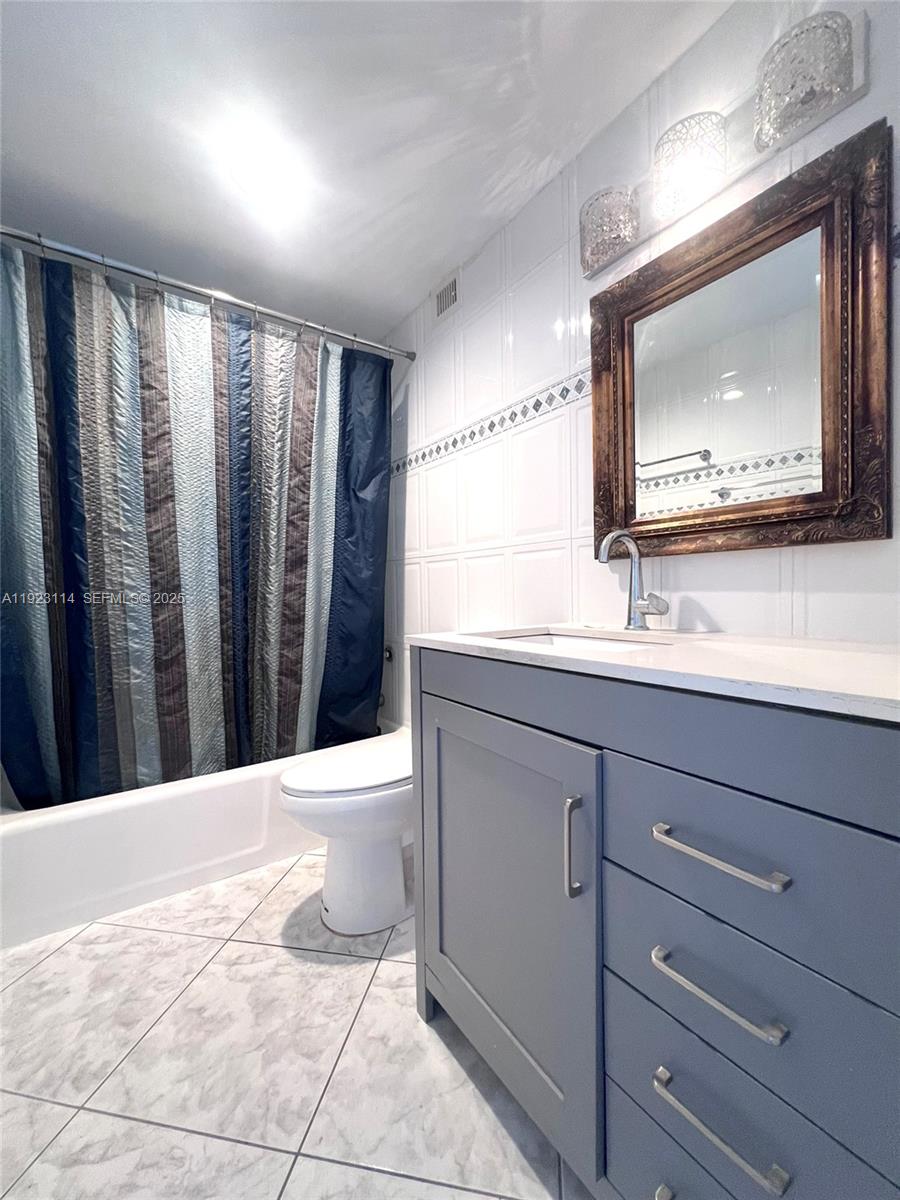 400 Kings Pt Dr #322 Sunny Isles Beach, FL 33160