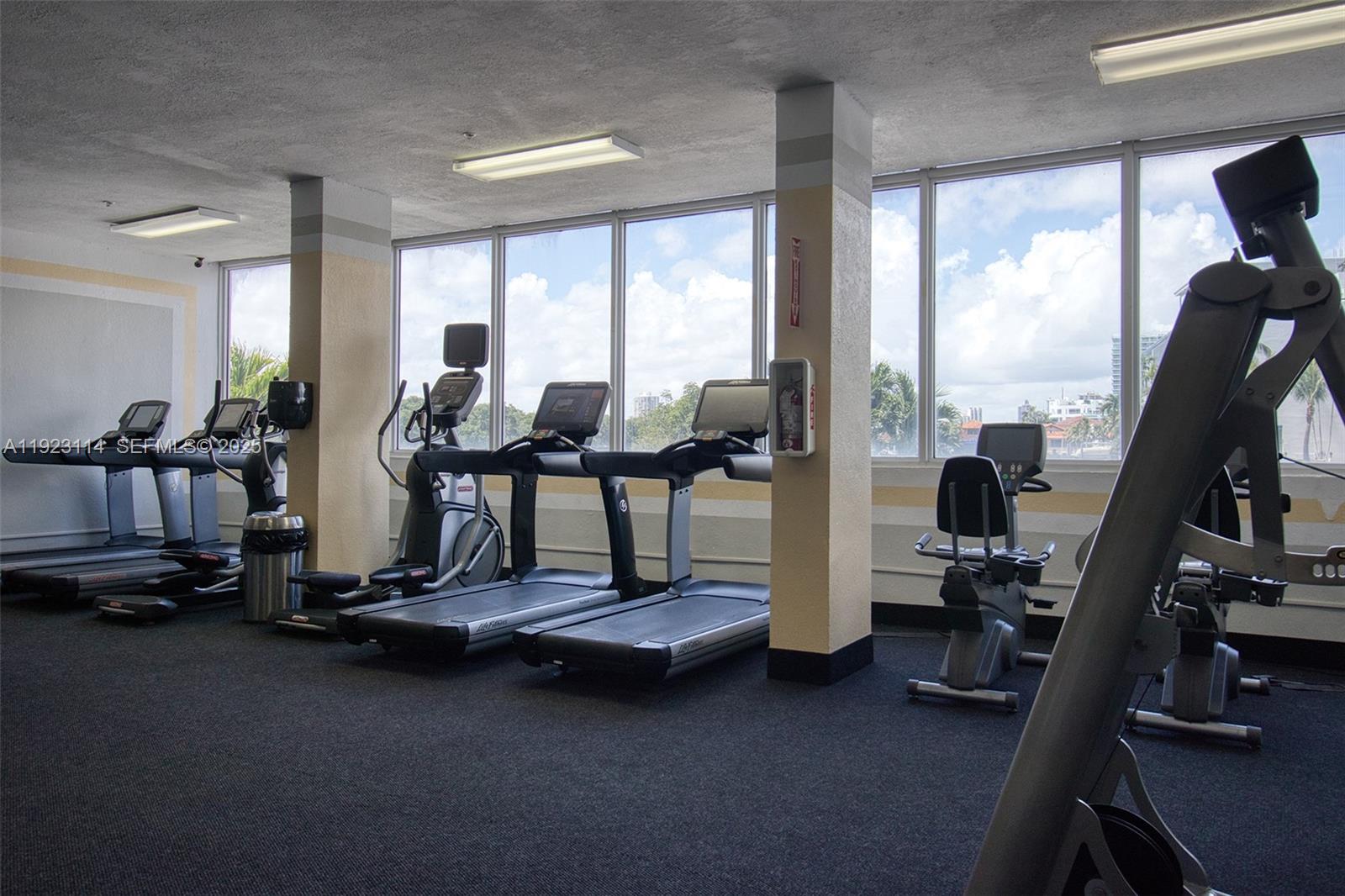 400 Kings Pt Dr #322 Sunny Isles Beach, FL 33160