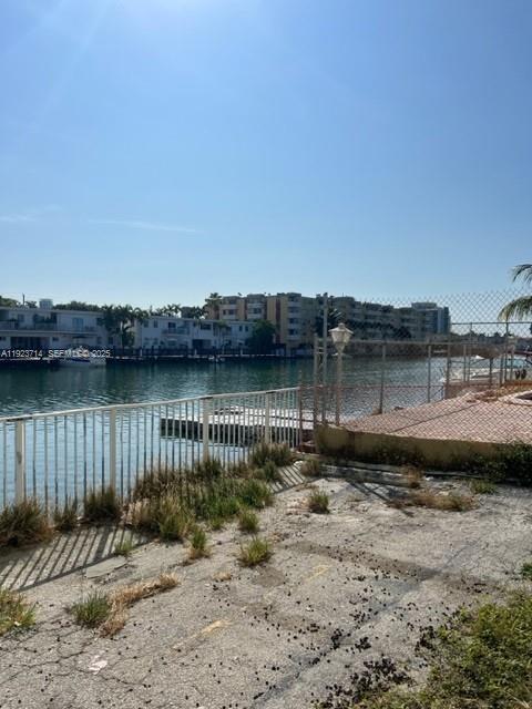 8001 Crespi Blvd #2D