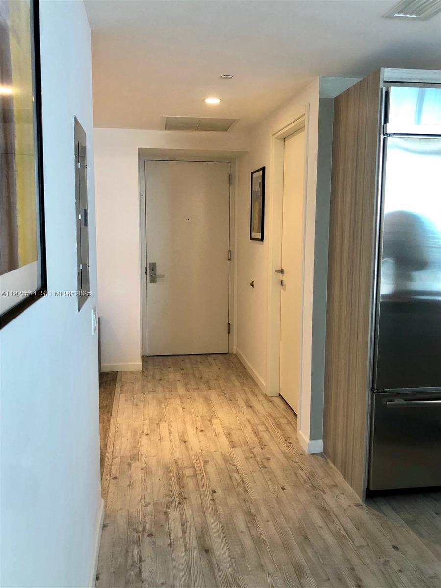 1300 Brickell Bay Dr #3500 Miami, FL 33131