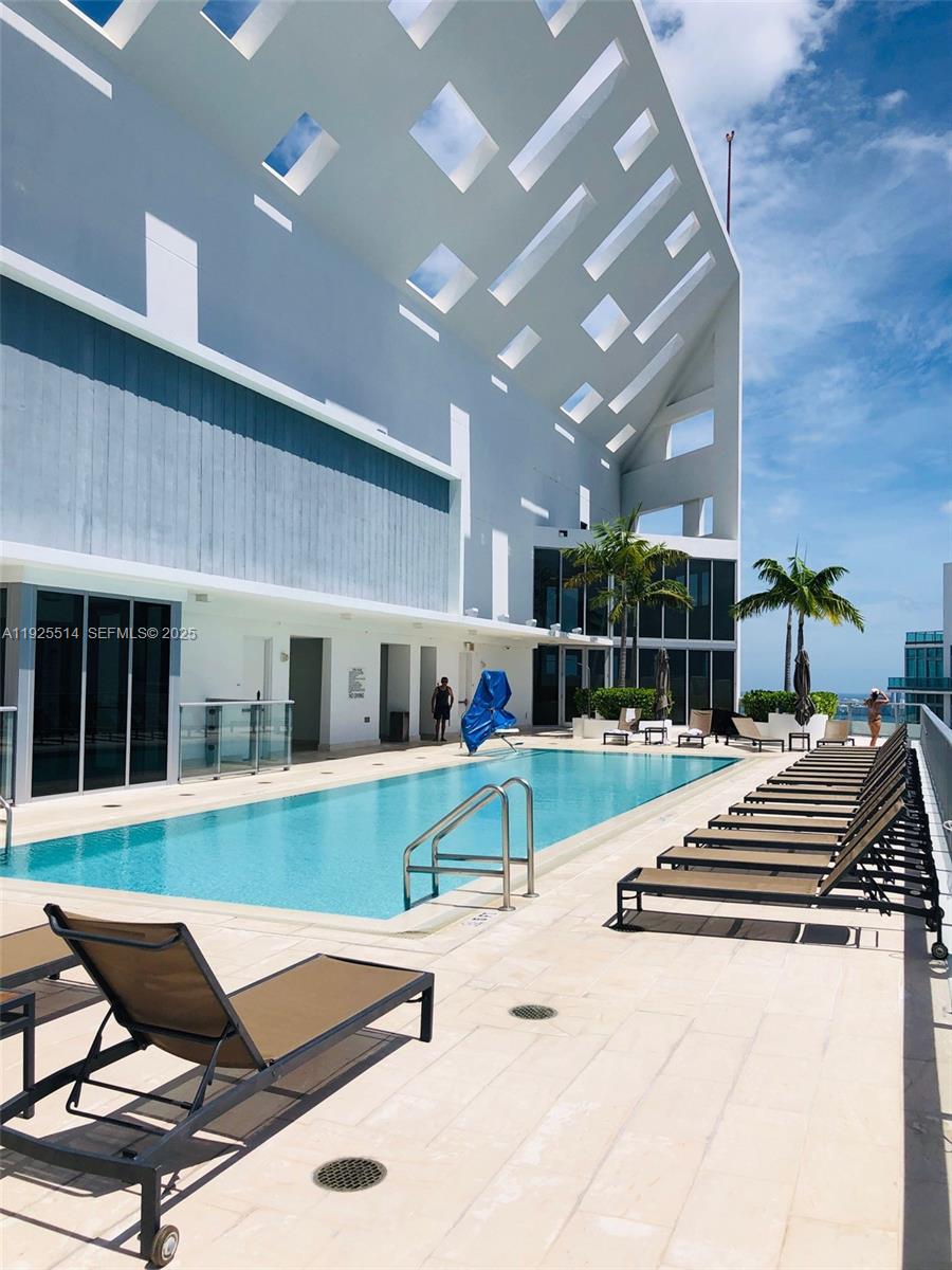 1300 Brickell Bay Dr #3500 Miami, FL 33131