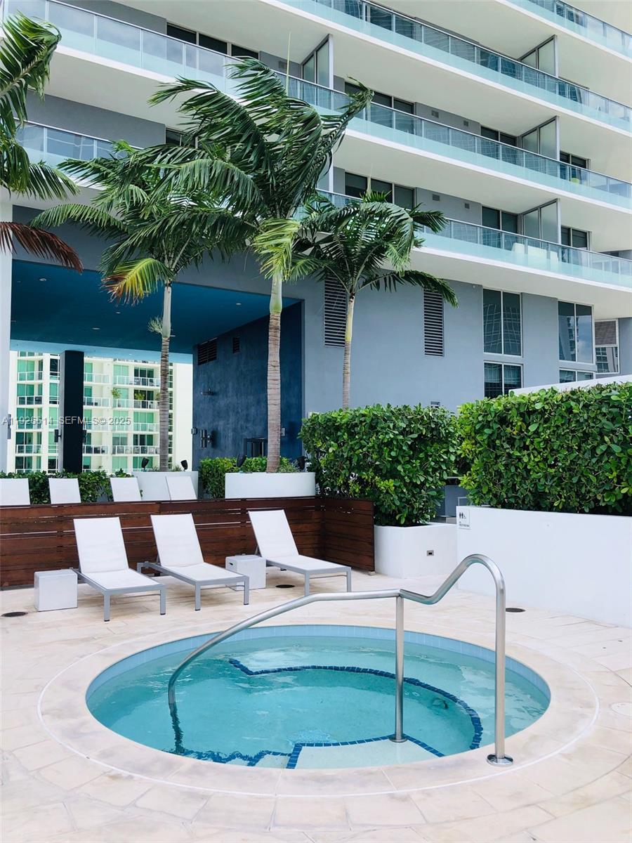 1300 Brickell Bay Dr #3500 Miami, FL 33131