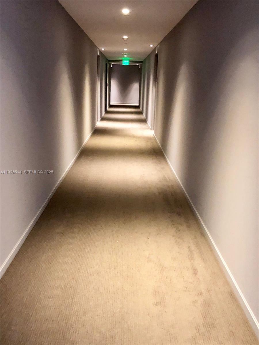 1300 Brickell Bay Dr #3500 Miami, FL 33131