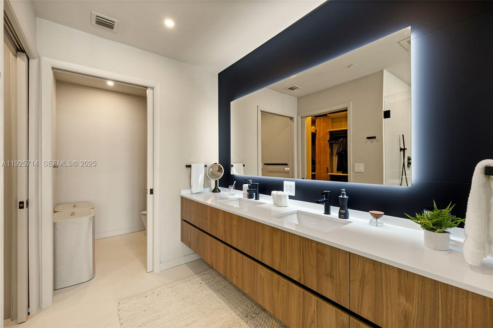 2020 N Bayshore Dr #810 Miami, FL 33137