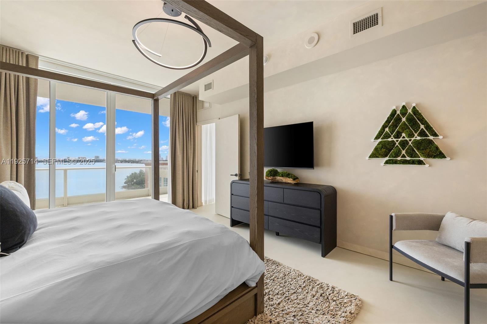 2020 N Bayshore Dr #810 Miami, FL 33137