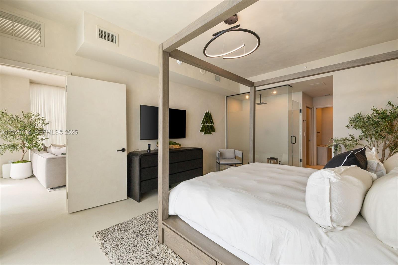 2020 N Bayshore Dr #810 Miami, FL 33137