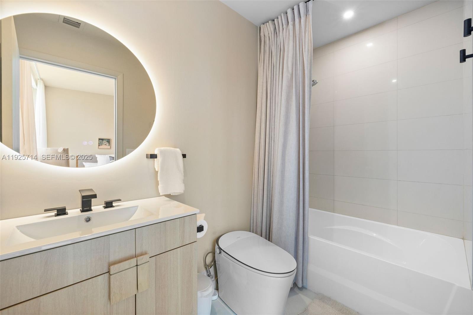 2020 N Bayshore Dr #810 Miami, FL 33137