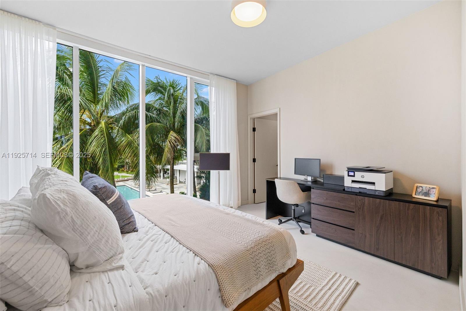 2020 N Bayshore Dr #810 Miami, FL 33137