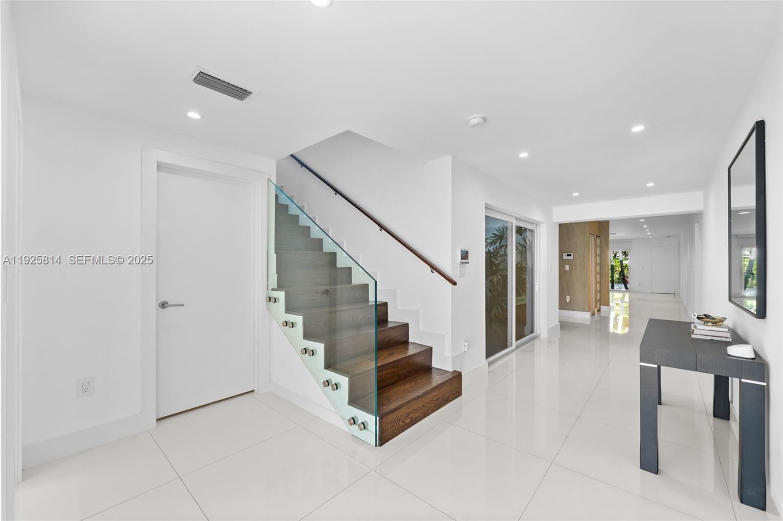 45 SW 19th Rd Miami, FL 33129