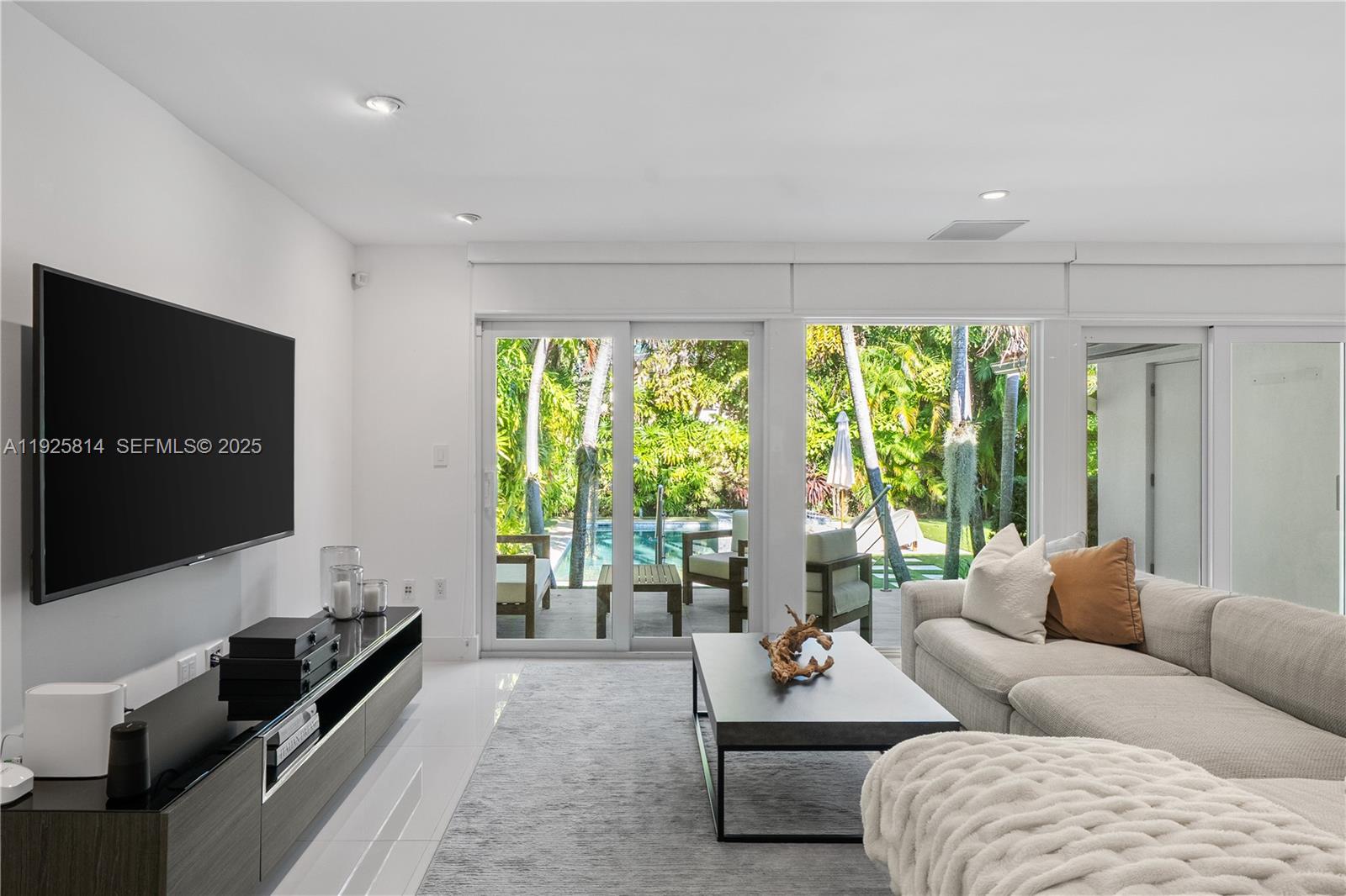 45 SW 19th Rd Miami, FL 33129