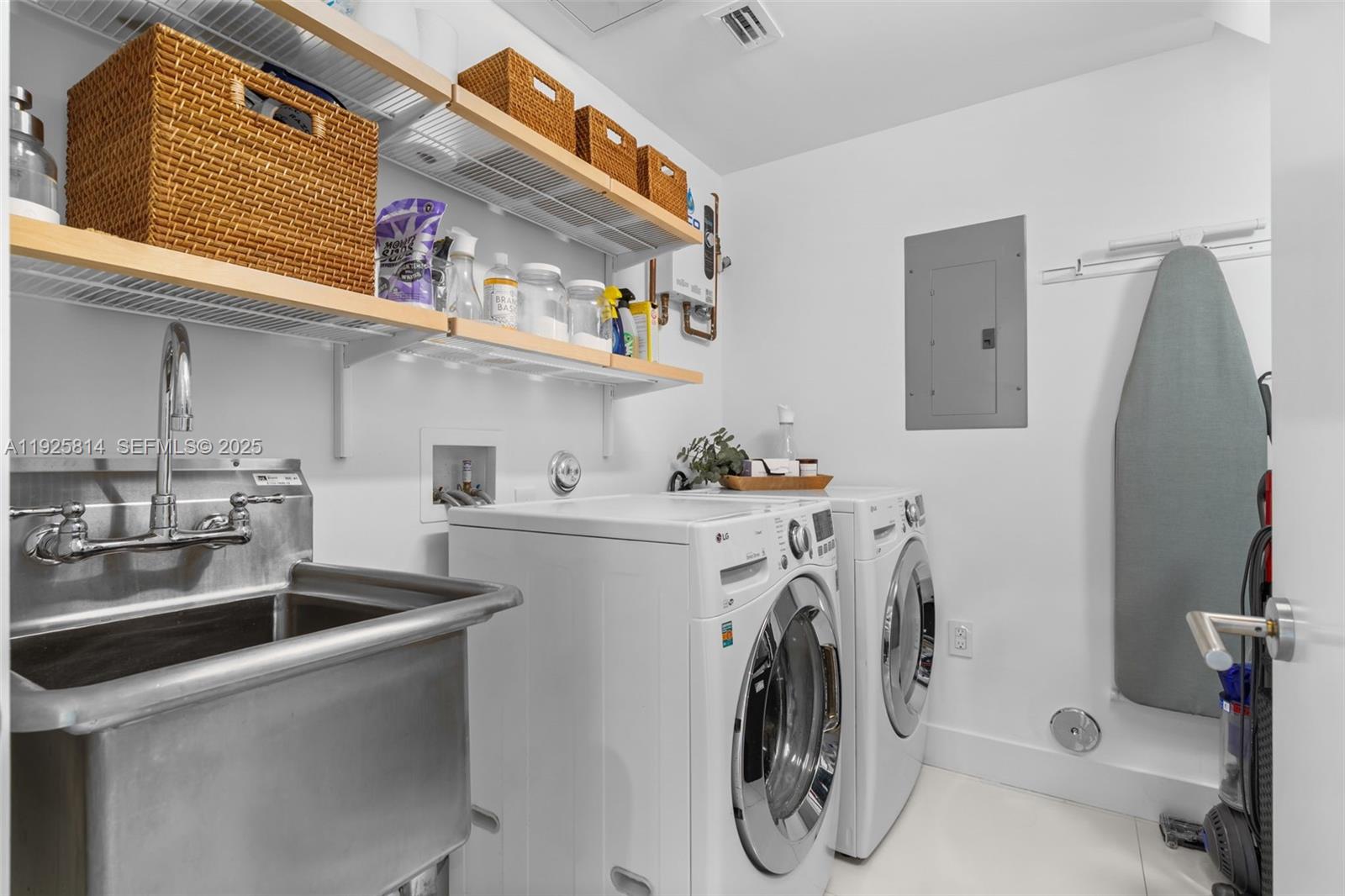 45 SW 19th Rd Miami, FL 33129