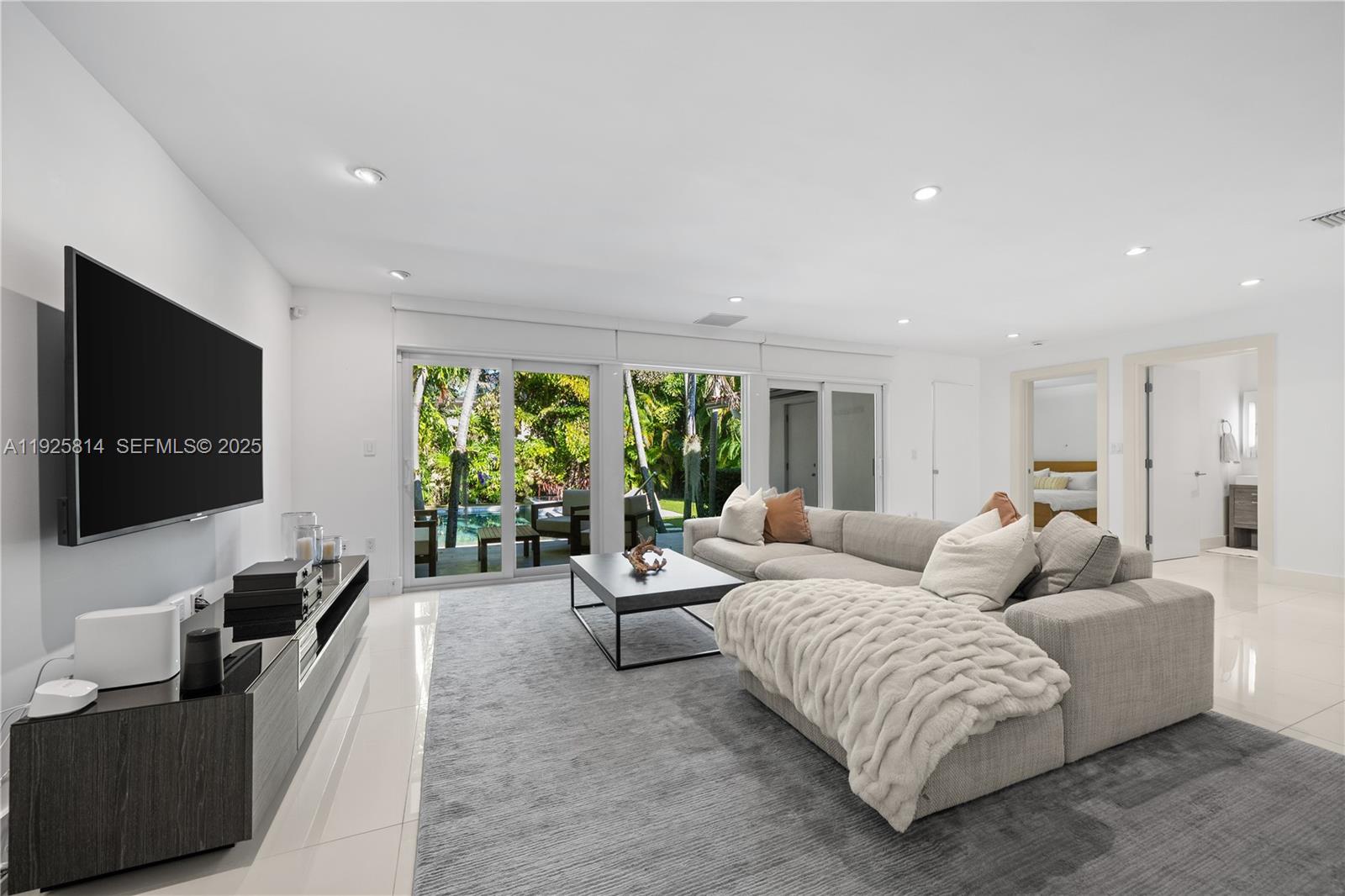 45 SW 19th Rd Miami, FL 33129