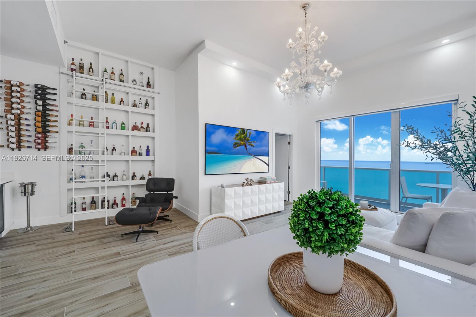 2301 Collins Ave #1625 Miami Beach, FL 33139