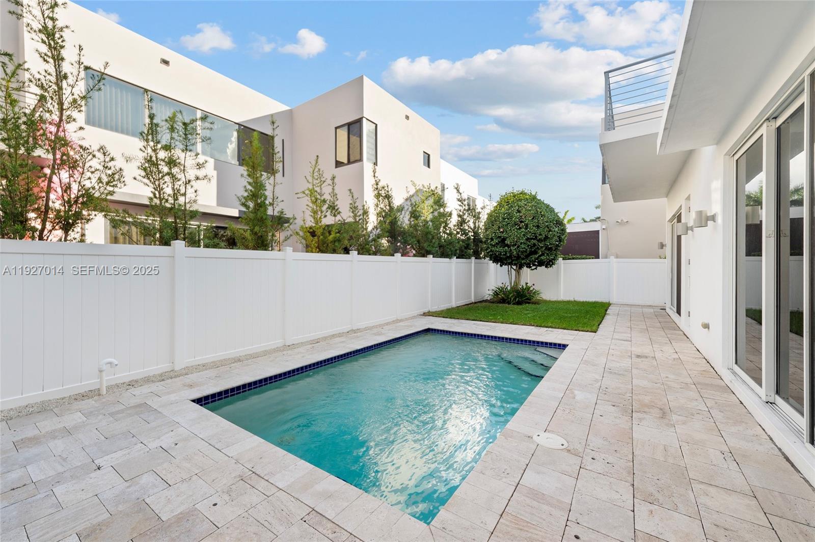 7455 NW 103rd Pl Doral, FL 33178