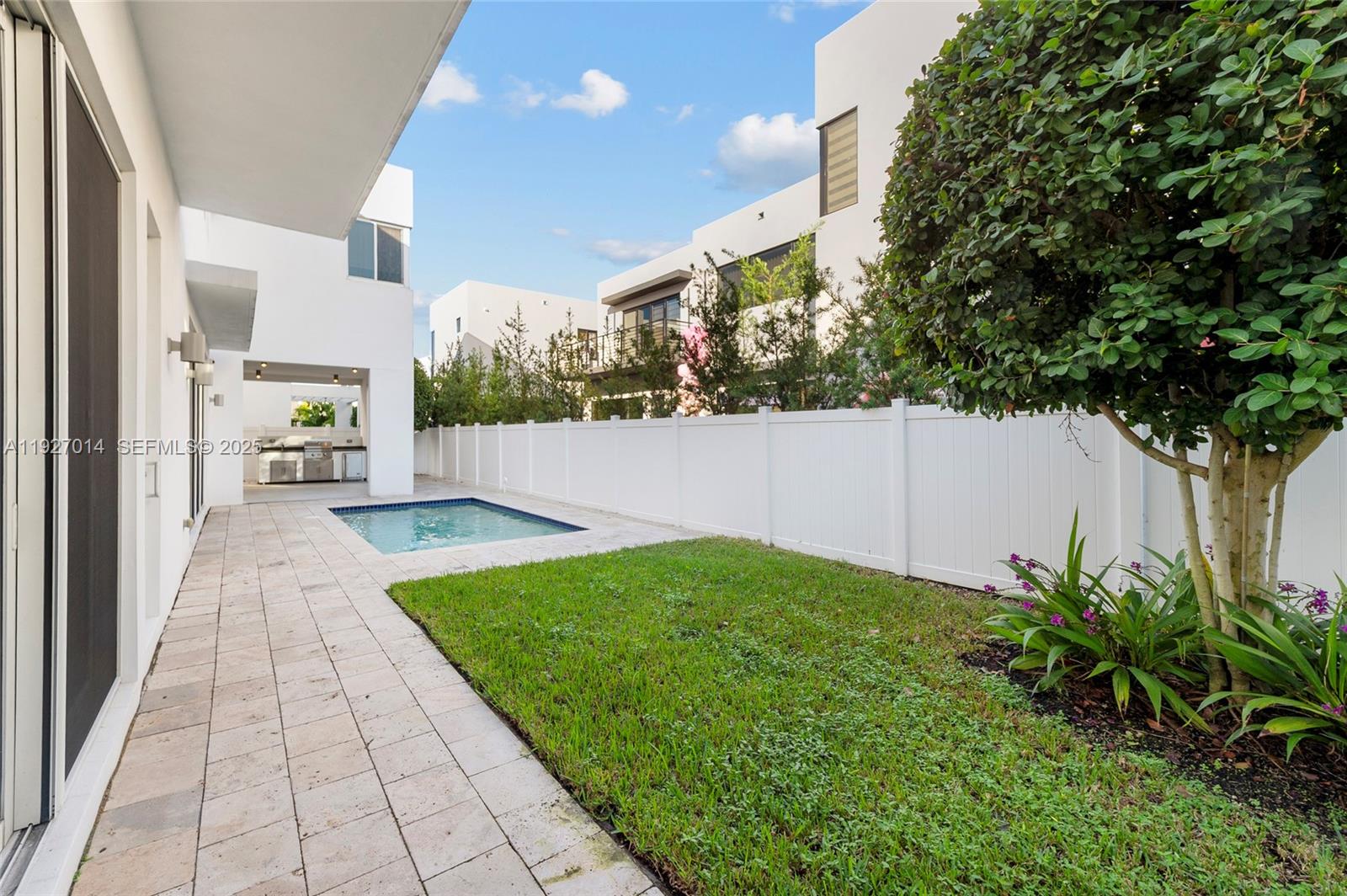 7455 NW 103rd Pl Doral, FL 33178