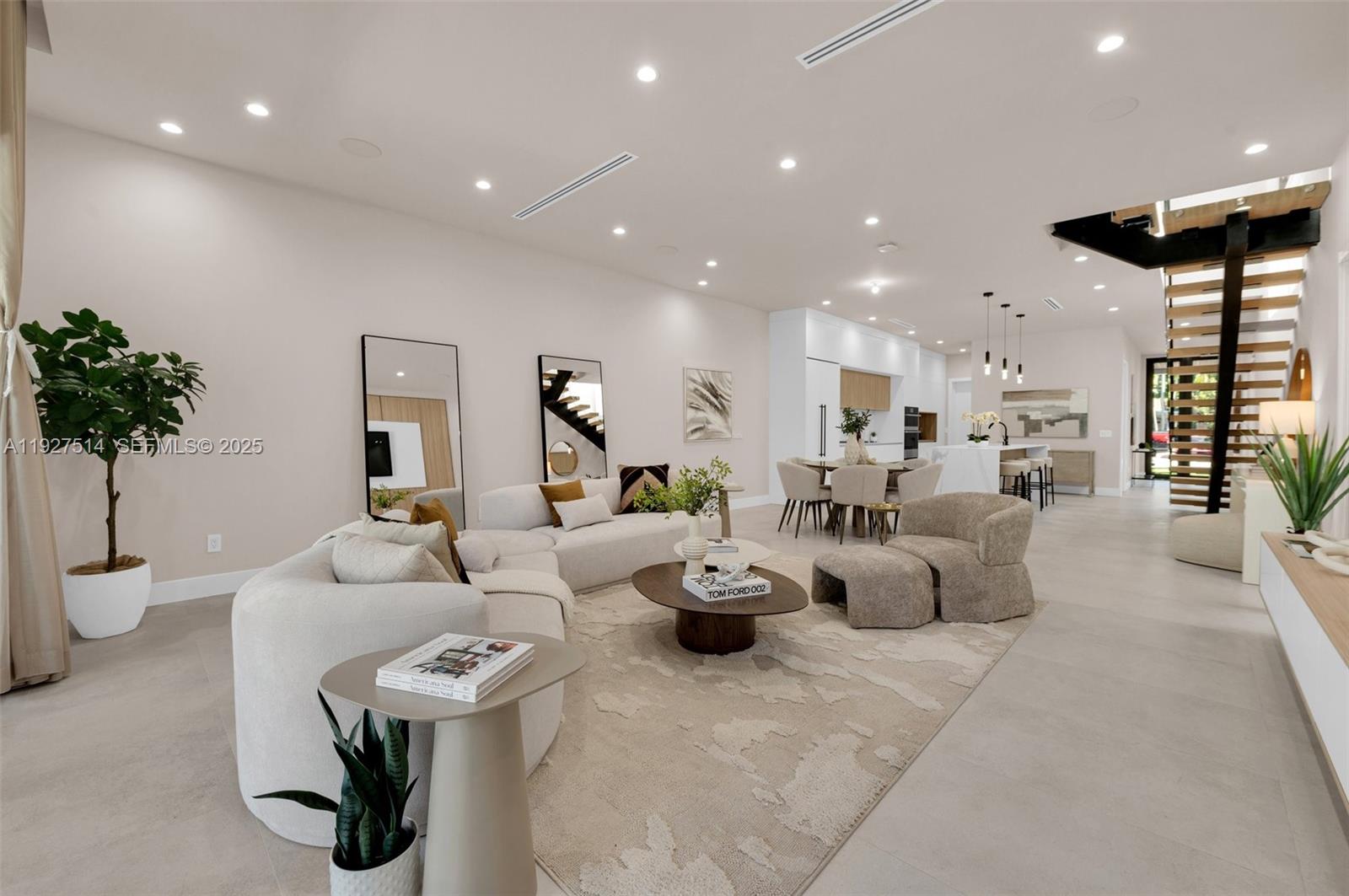 915 NE 17th Ter Fort Lauderdale, FL 33304