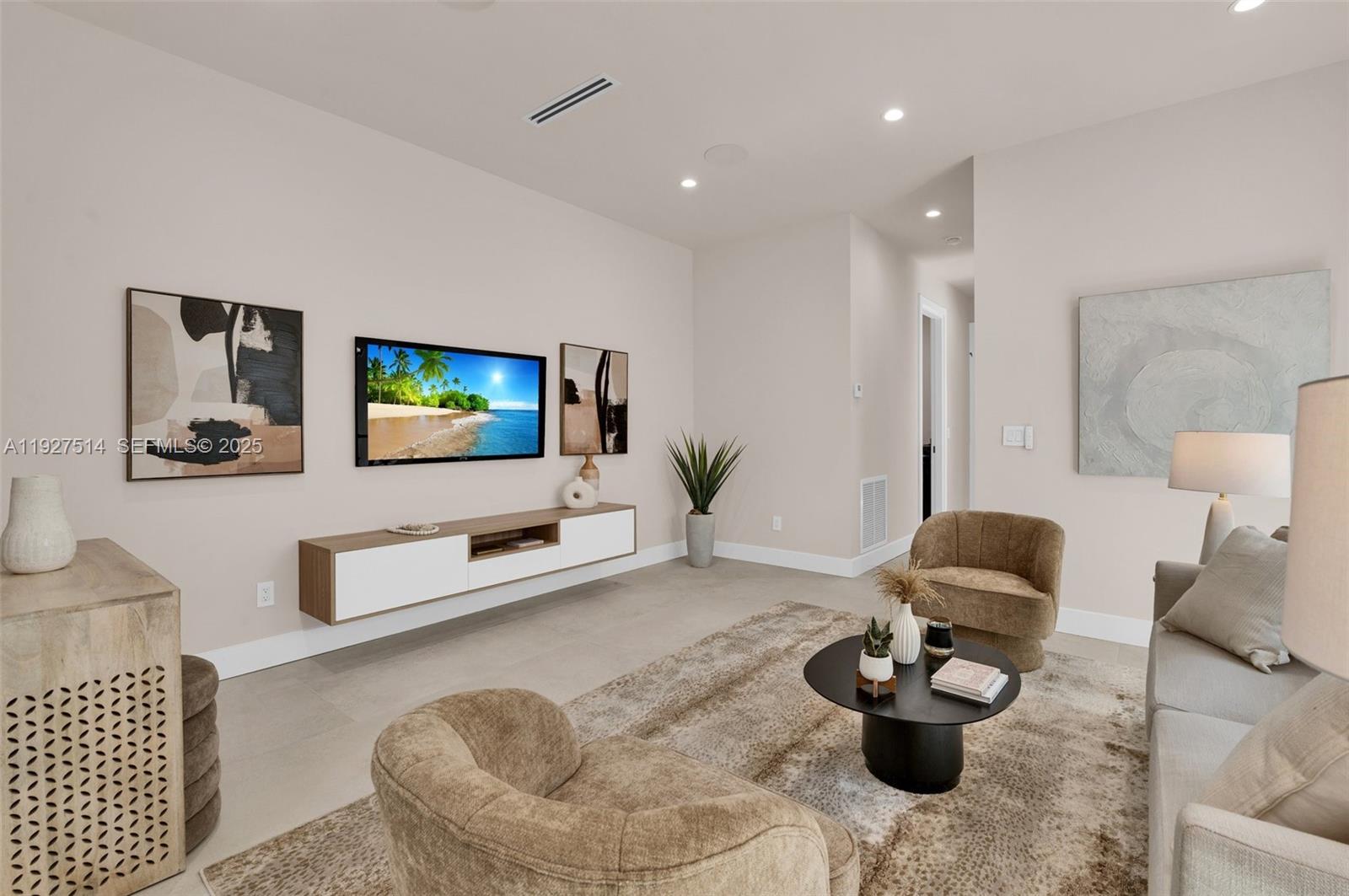 915 NE 17th Ter Fort Lauderdale, FL 33304