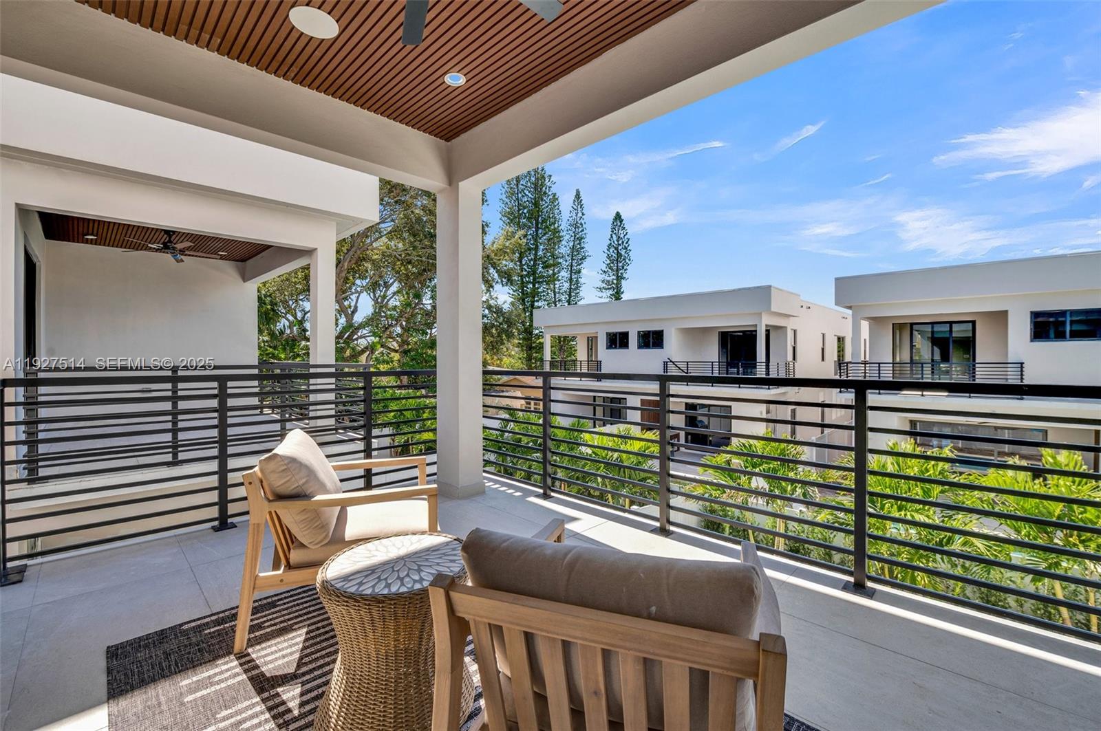 915 NE 17th Ter Fort Lauderdale, FL 33304