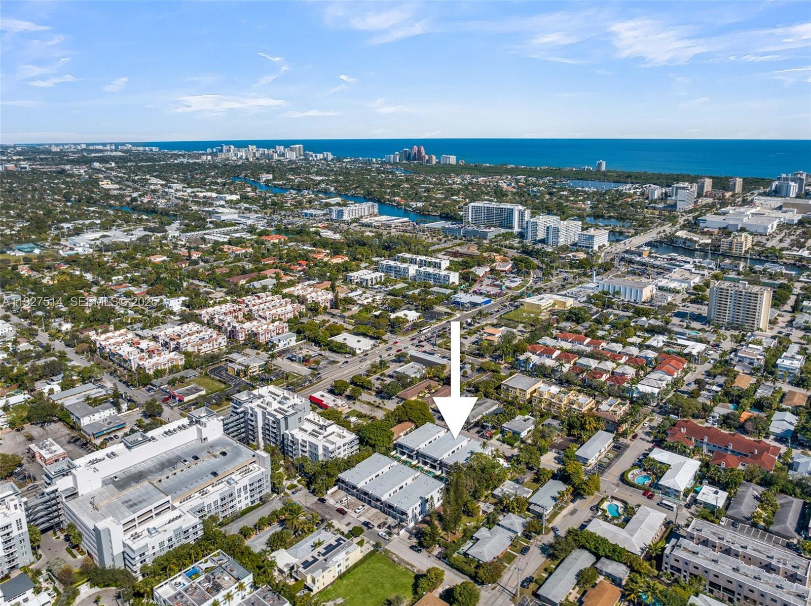 915 NE 17th Ter Fort Lauderdale, FL 33304