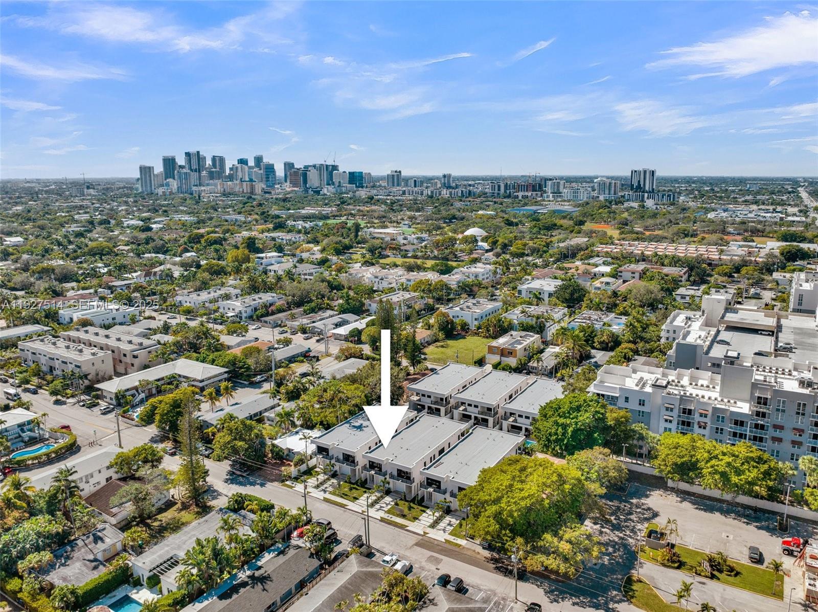 915 NE 17th Ter Fort Lauderdale, FL 33304