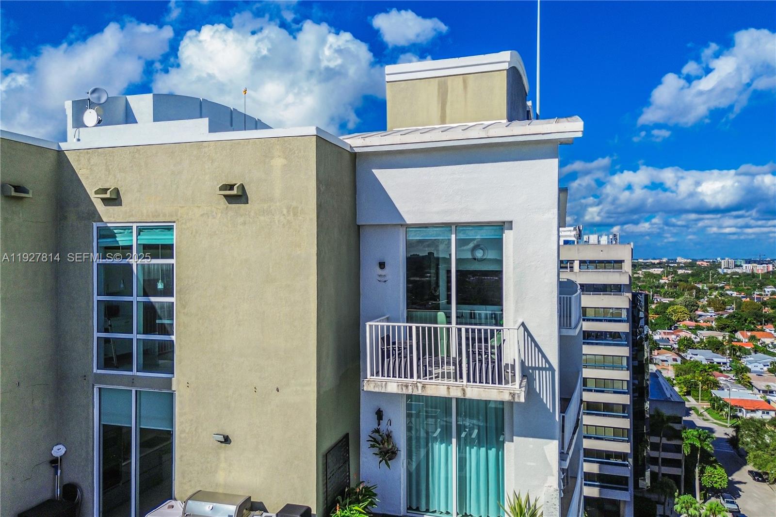 3180 SW 22nd Ter #PH201 Miami, FL 33145