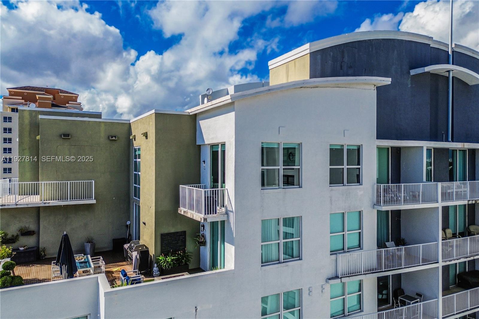 3180 SW 22nd Ter #PH201 Miami, FL 33145