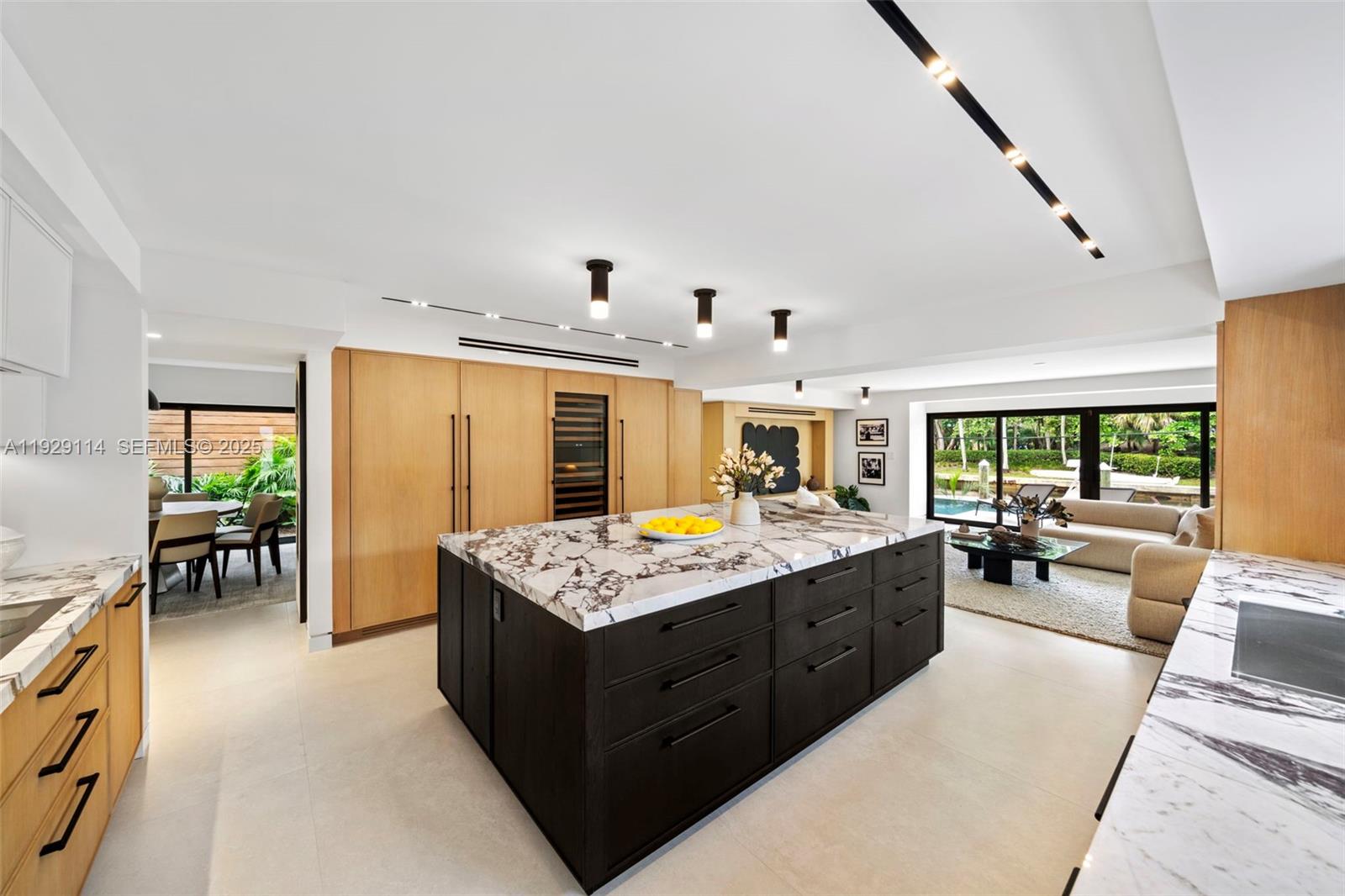 1815 Fairhaven Pl Miami, FL 33133