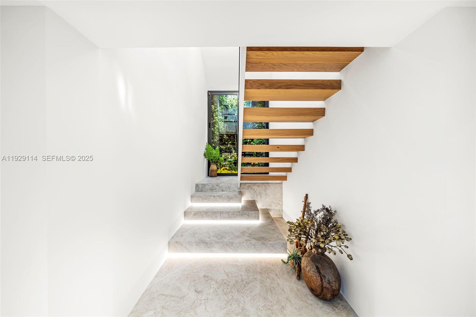 1815 Fairhaven Pl Miami, FL 33133