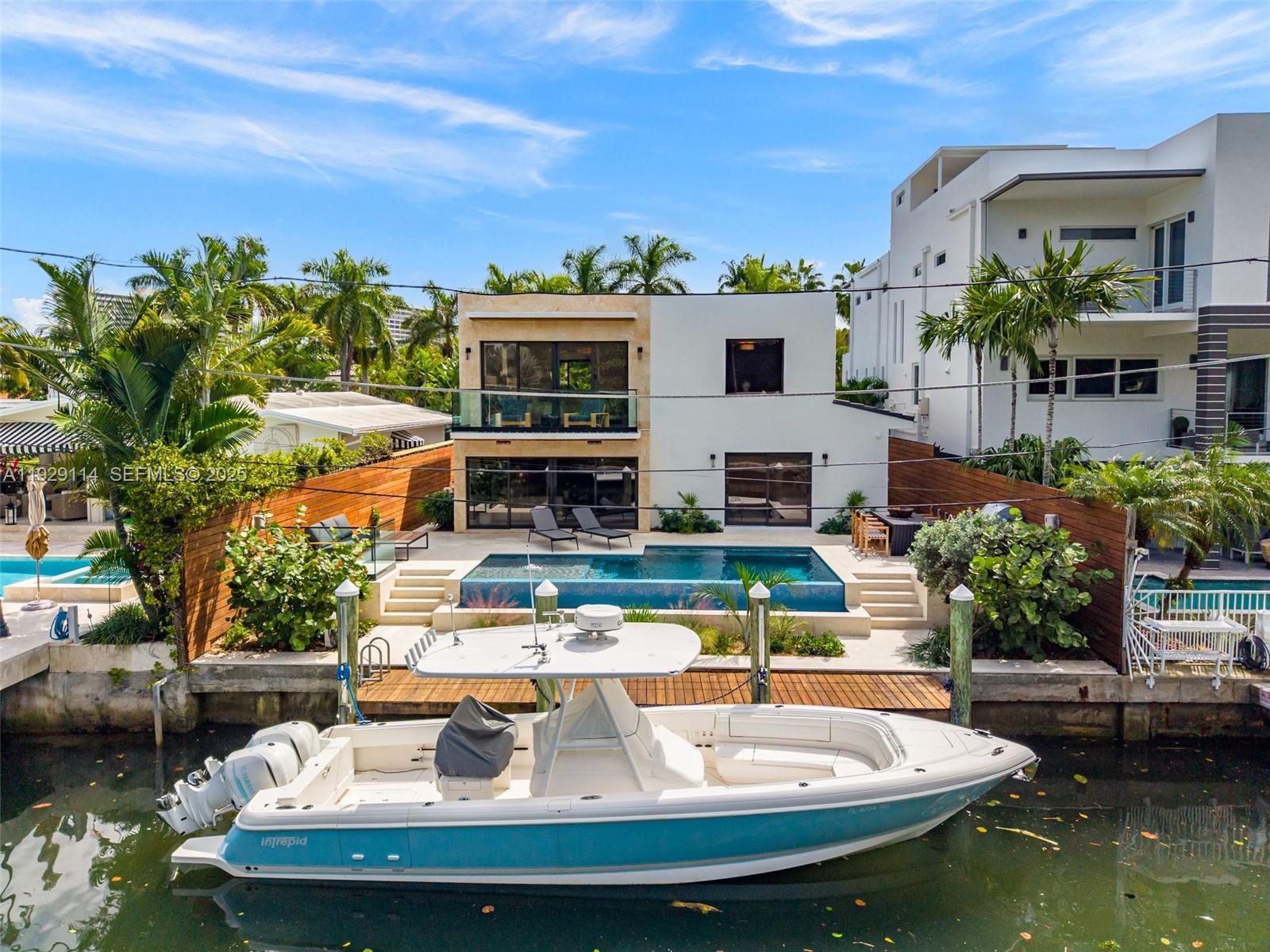 1815 Fairhaven Pl Miami, FL 33133