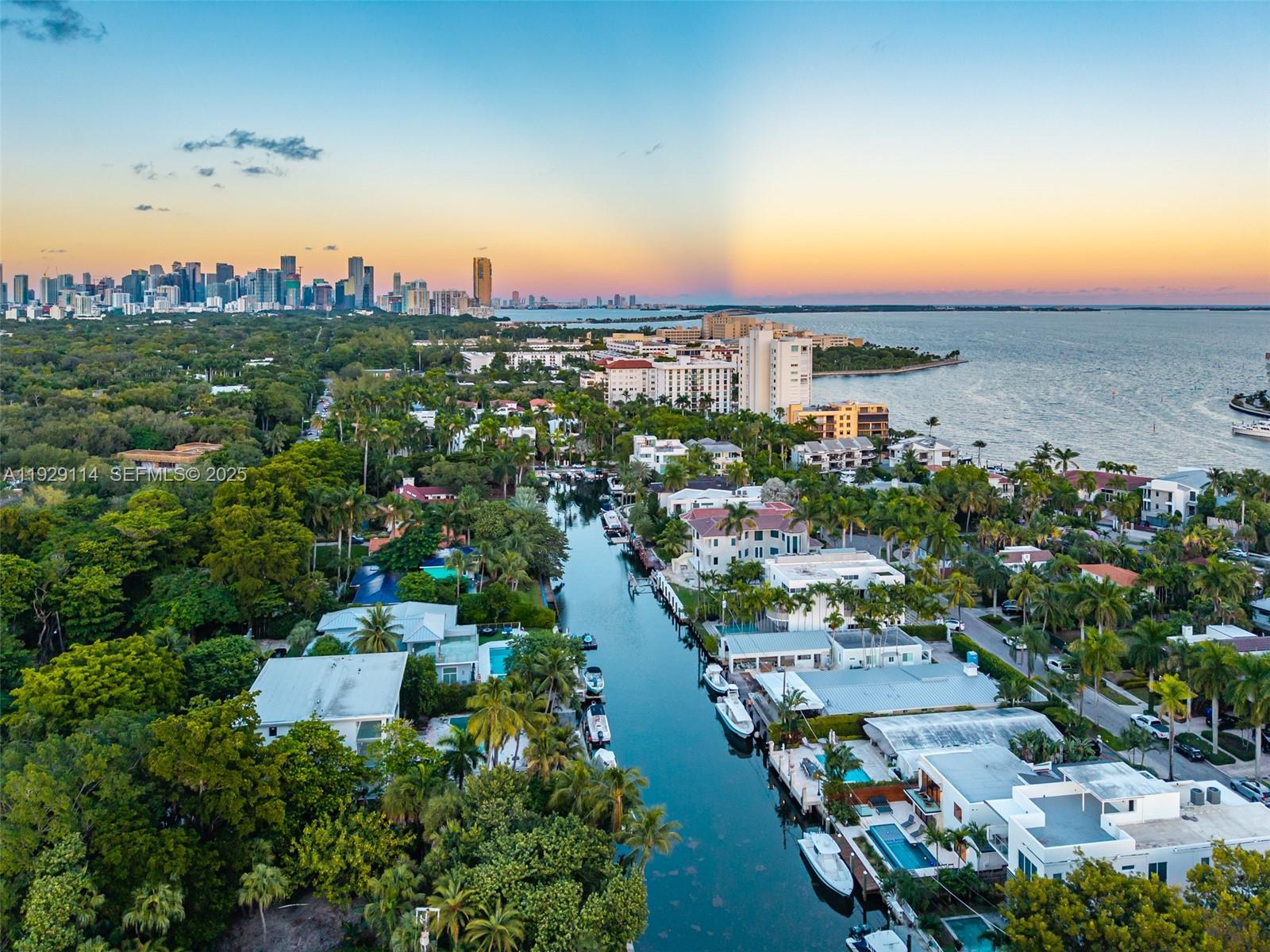 1815 Fairhaven Pl Miami, FL 33133