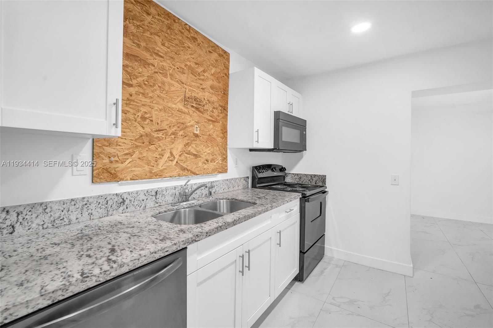 265 NW 135th North Miami, FL 33168