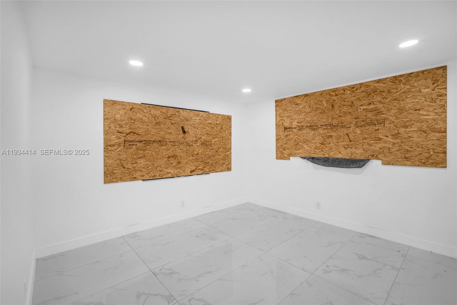 265 NW 135th North Miami, FL 33168