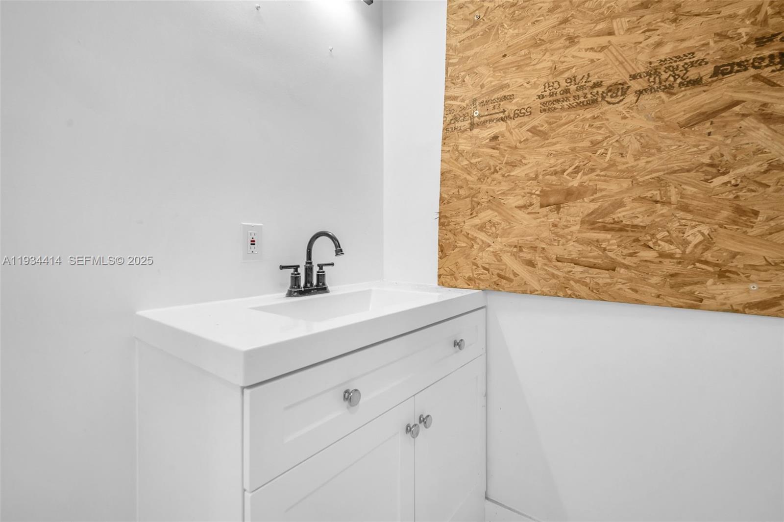 265 NW 135th North Miami, FL 33168