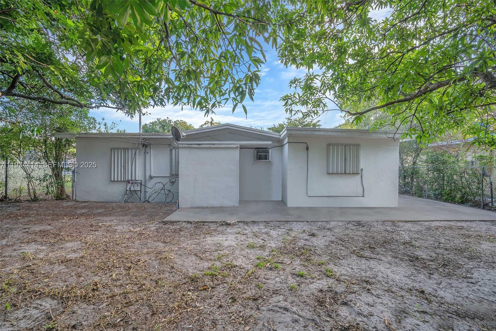 265 NW 135th North Miami, FL 33168