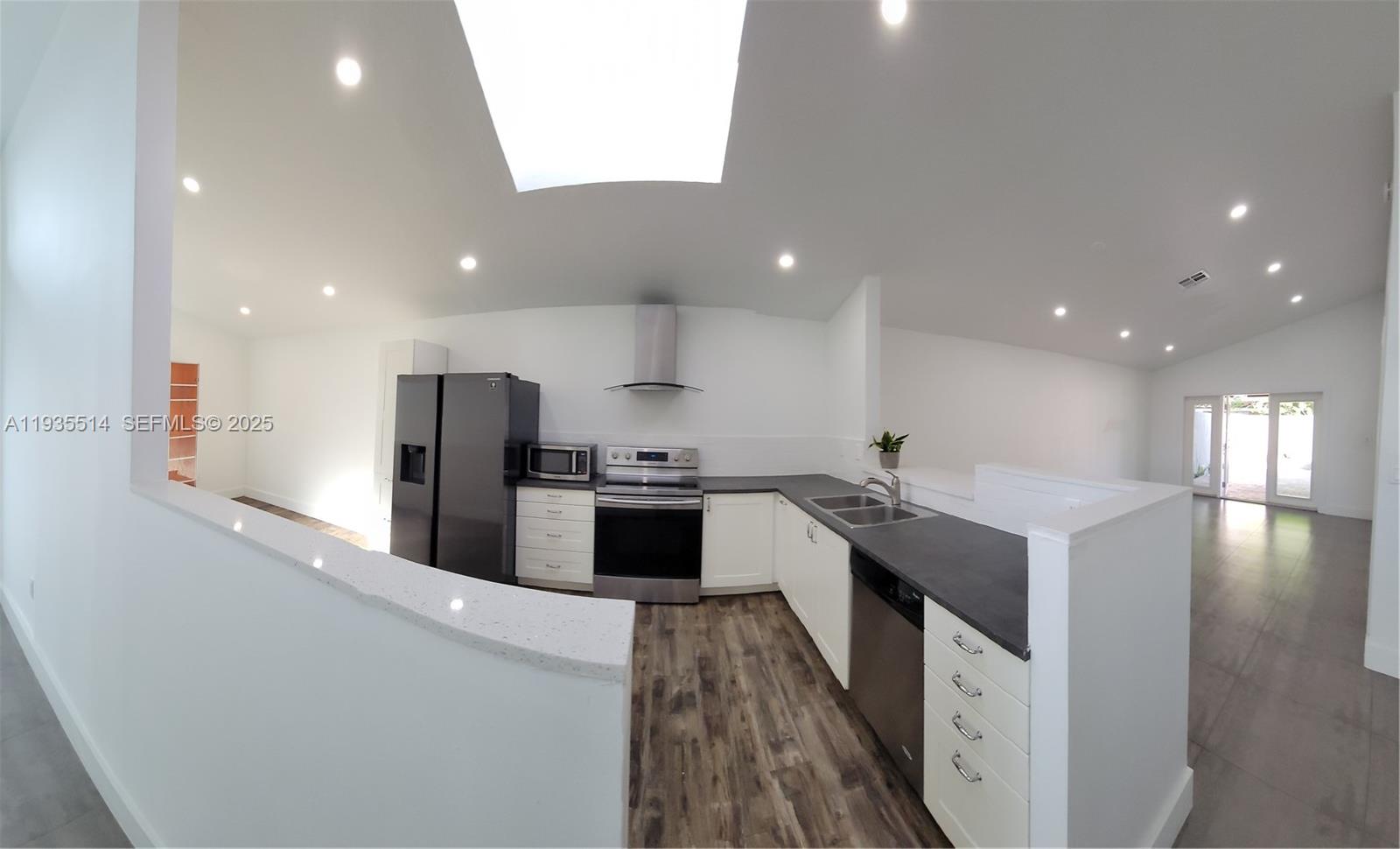 22225 SW 100th Ave Cutler Bay, FL 33190