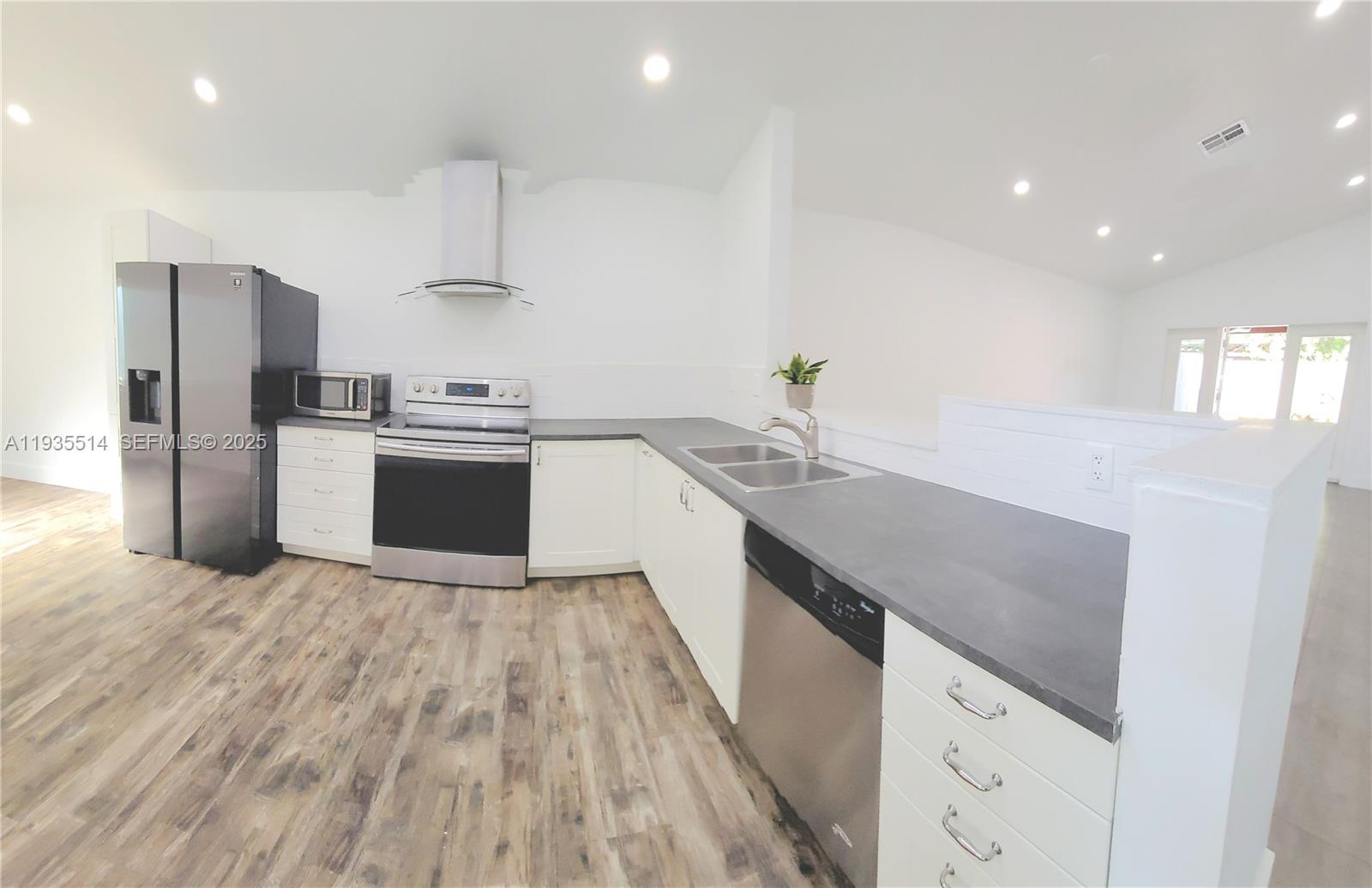 22225 SW 100th Ave Cutler Bay, FL 33190