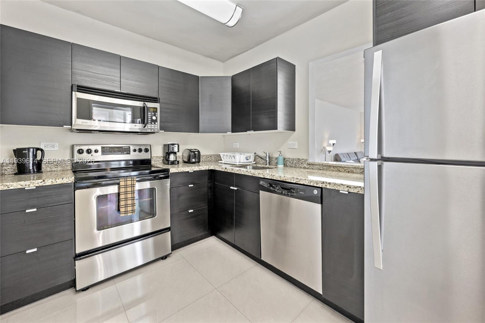 5601 Collins Ave #1618 Miami Beach, FL 33140