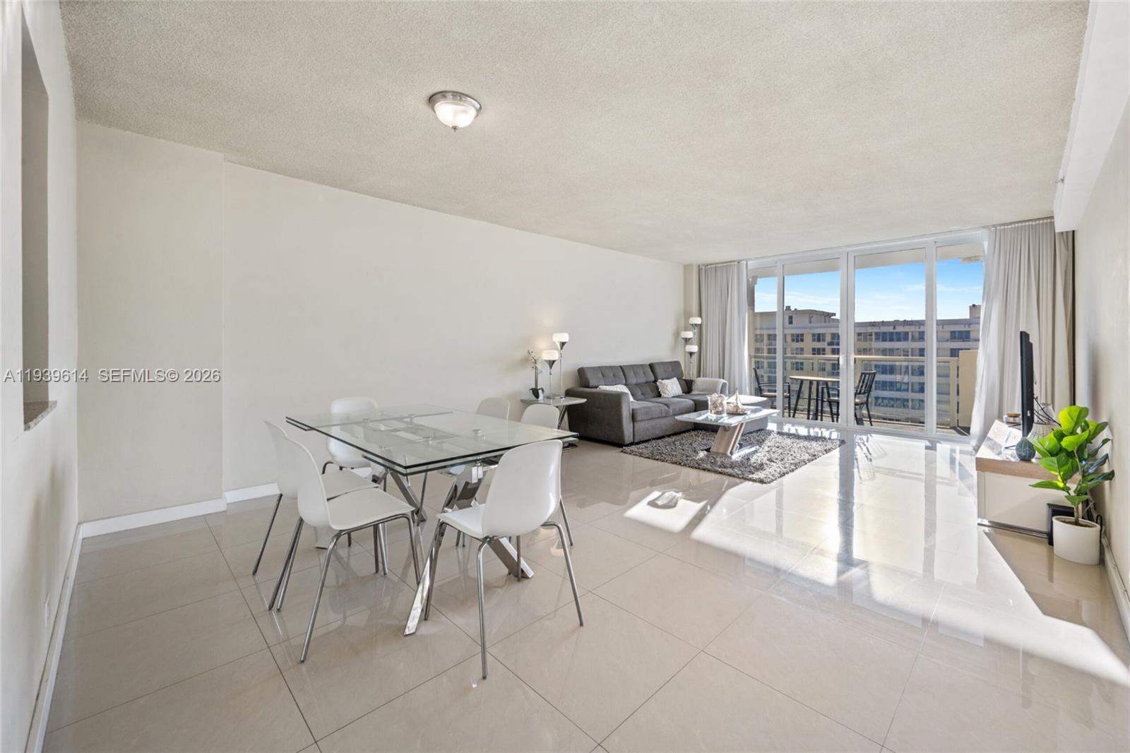 5601 Collins Ave #1618 Miami Beach, FL 33140