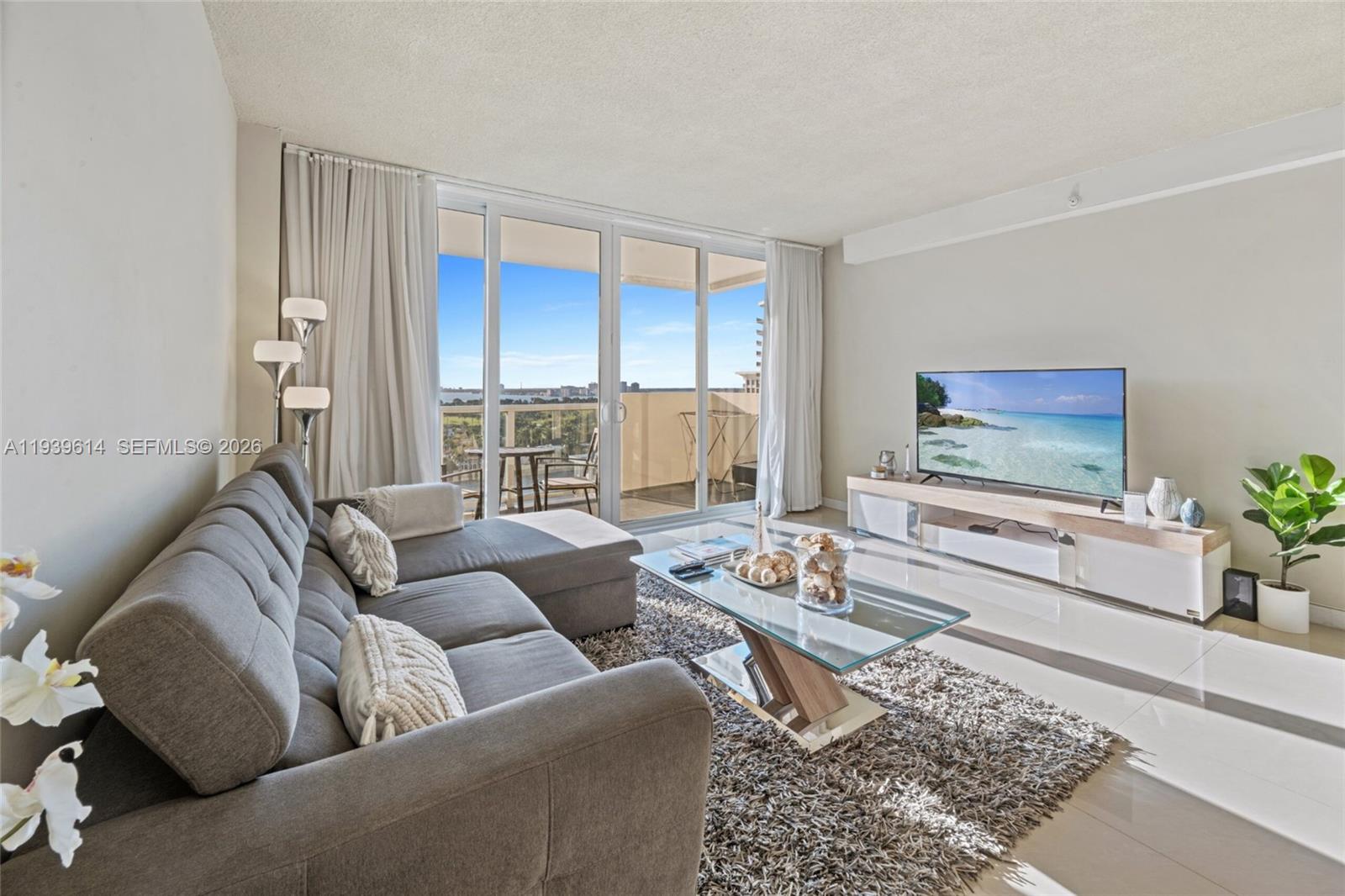 5601 Collins Ave #1618 Miami Beach, FL 33140