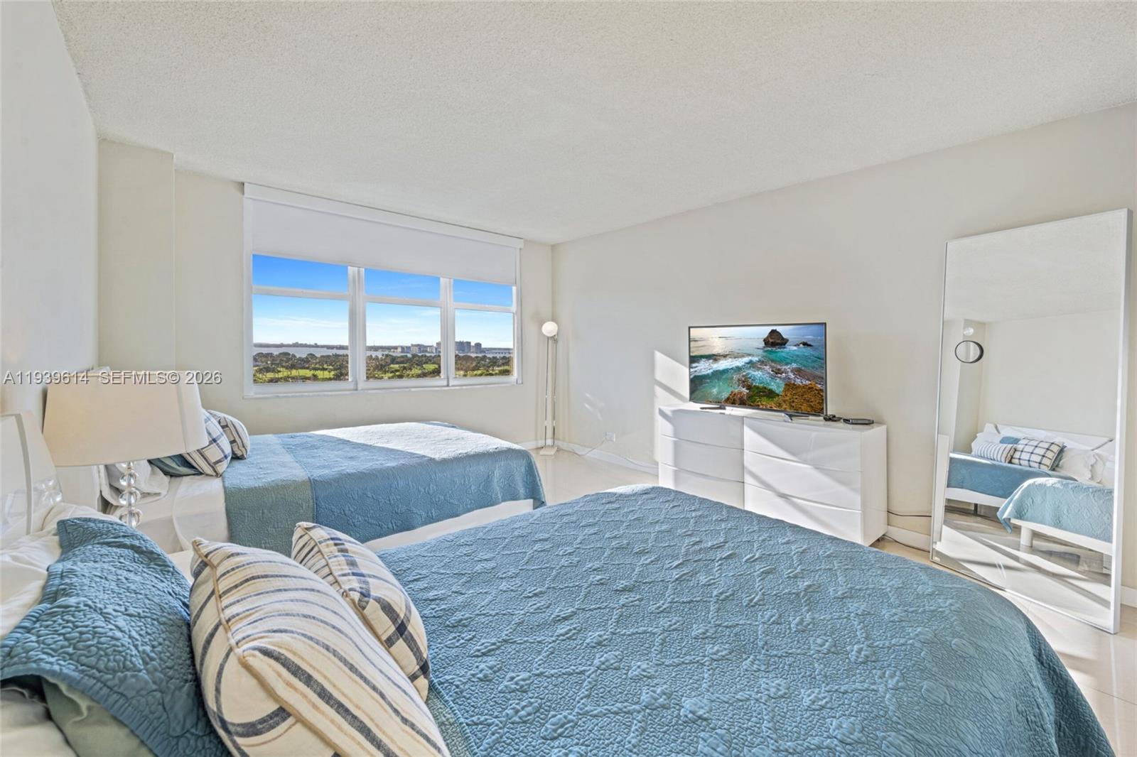 5601 Collins Ave #1618 Miami Beach, FL 33140