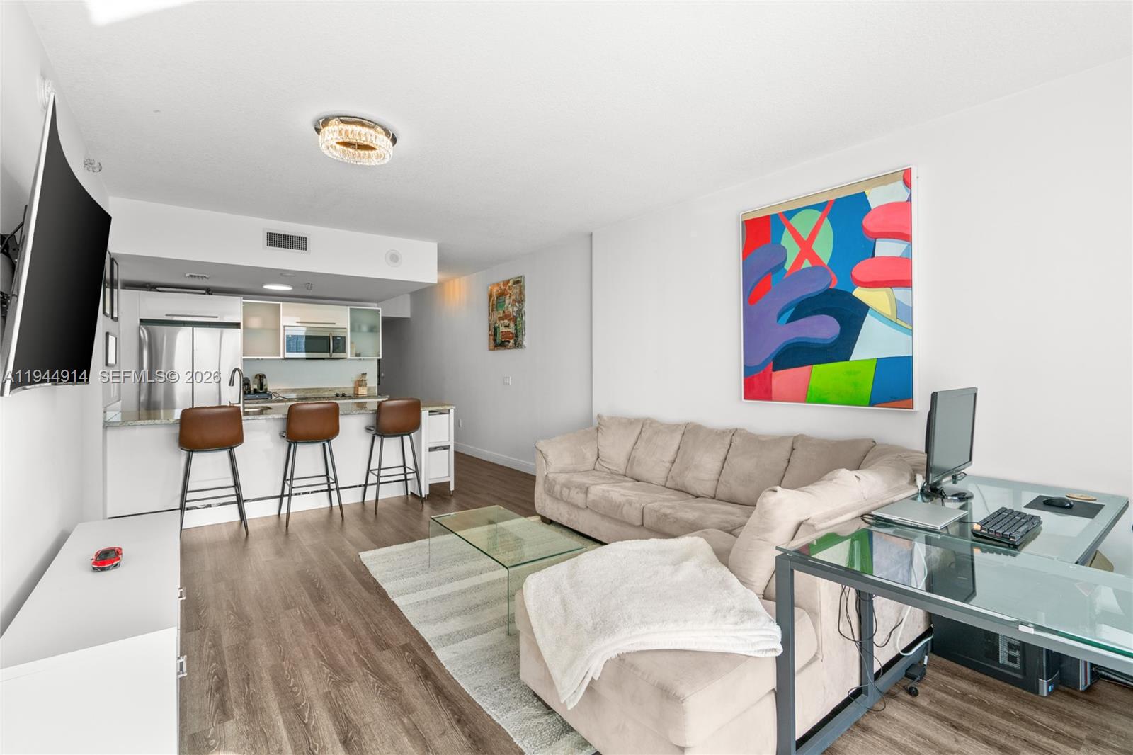 185 SW 7th St #2702 Miami, FL 33130