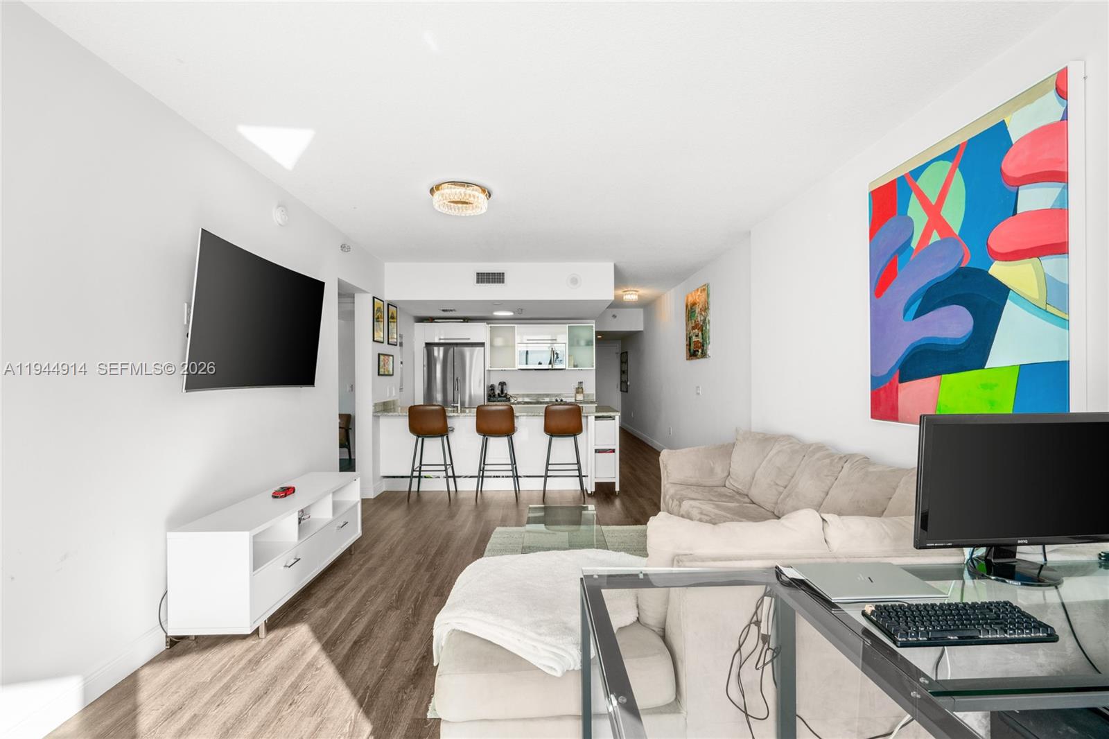 185 SW 7th St #2702 Miami, FL 33130