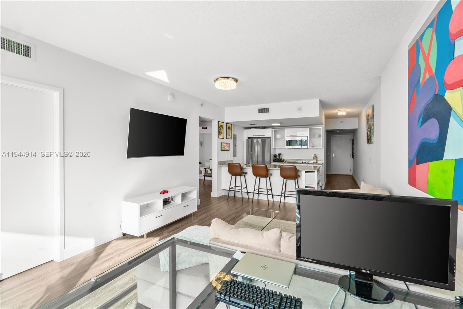 185 SW 7th St #2702 Miami, FL 33130