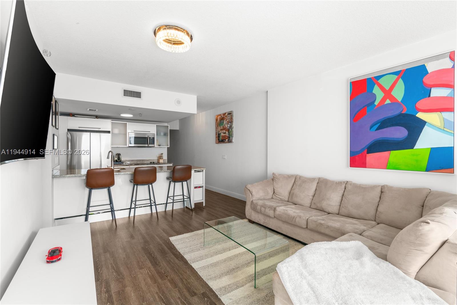 185 SW 7th St #2702 Miami, FL 33130