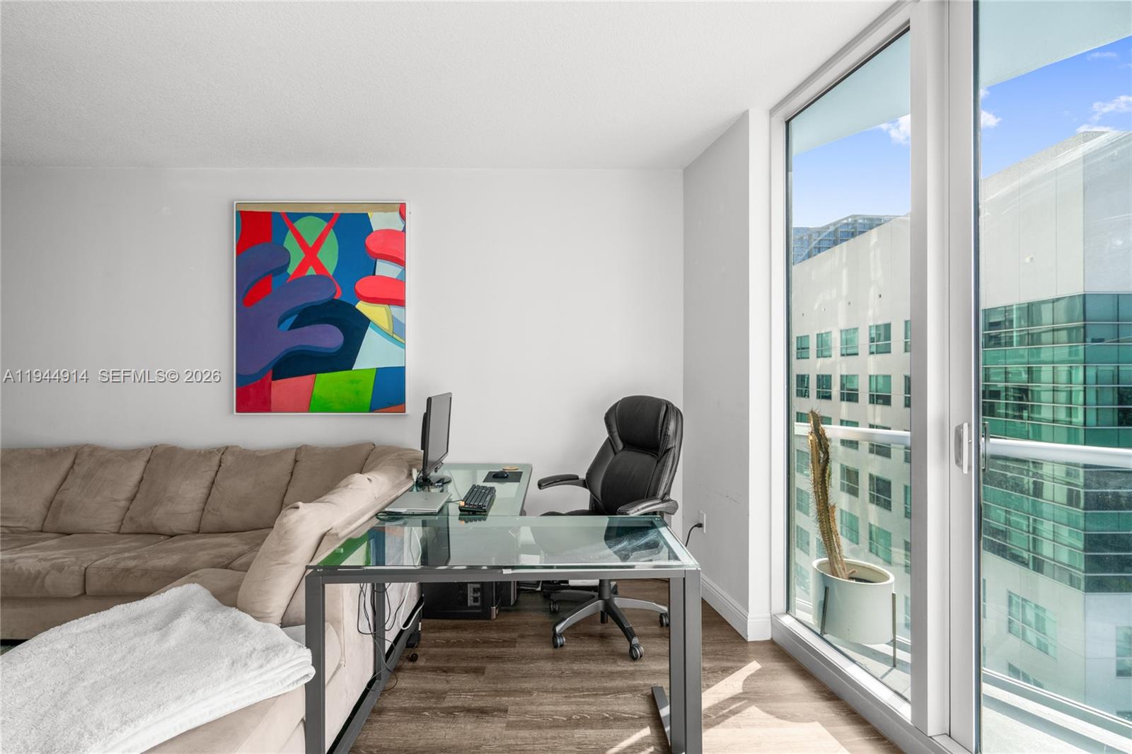 185 SW 7th St #2702 Miami, FL 33130