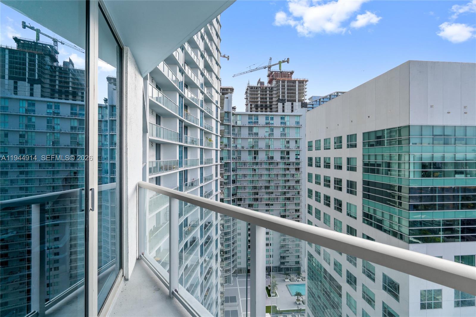 185 SW 7th St #2702 Miami, FL 33130