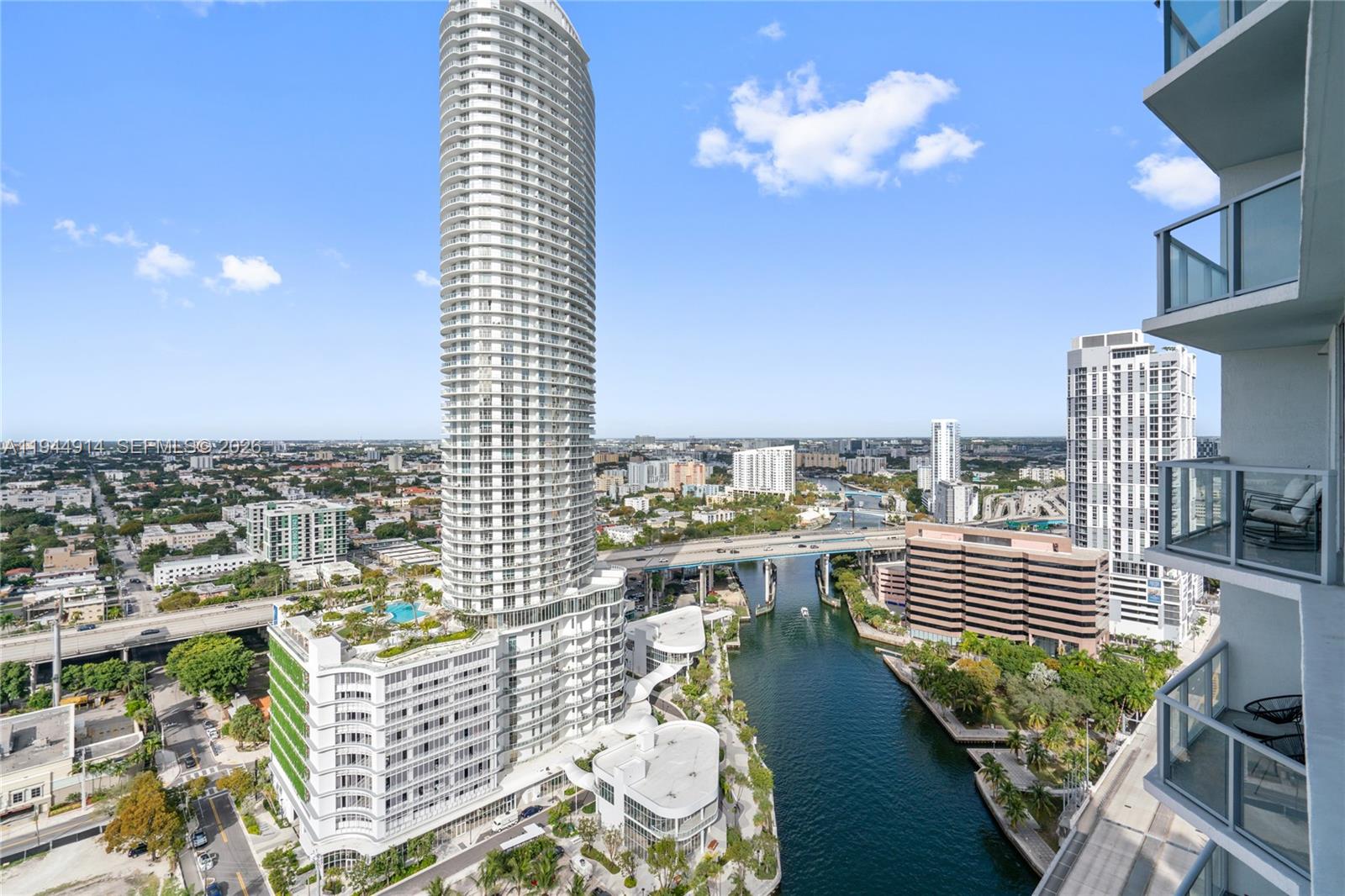 185 SW 7th St #2702 Miami, FL 33130