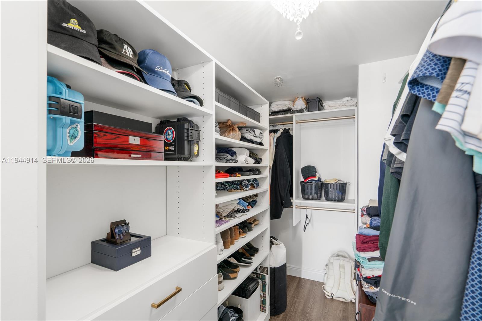 185 SW 7th St #2702 Miami, FL 33130